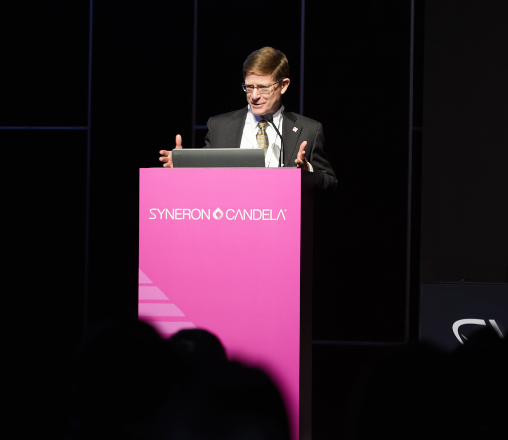 Robert Ruck welcomes physicians to APAC User Meeting.